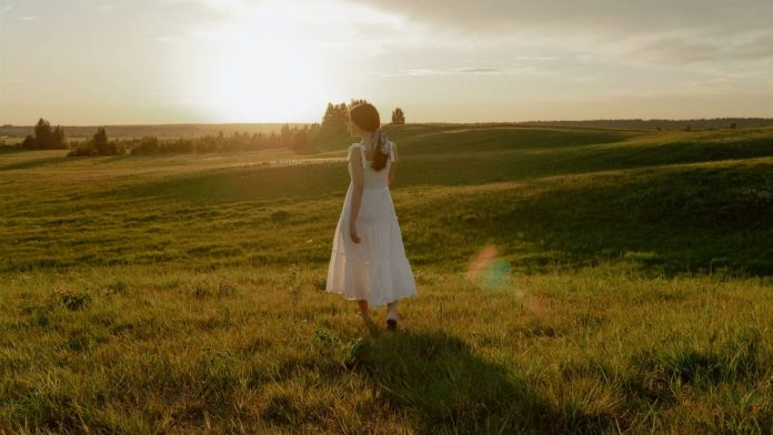 Benefits of walking an hour a day (and the 11 keys to doing it well and enjoying)